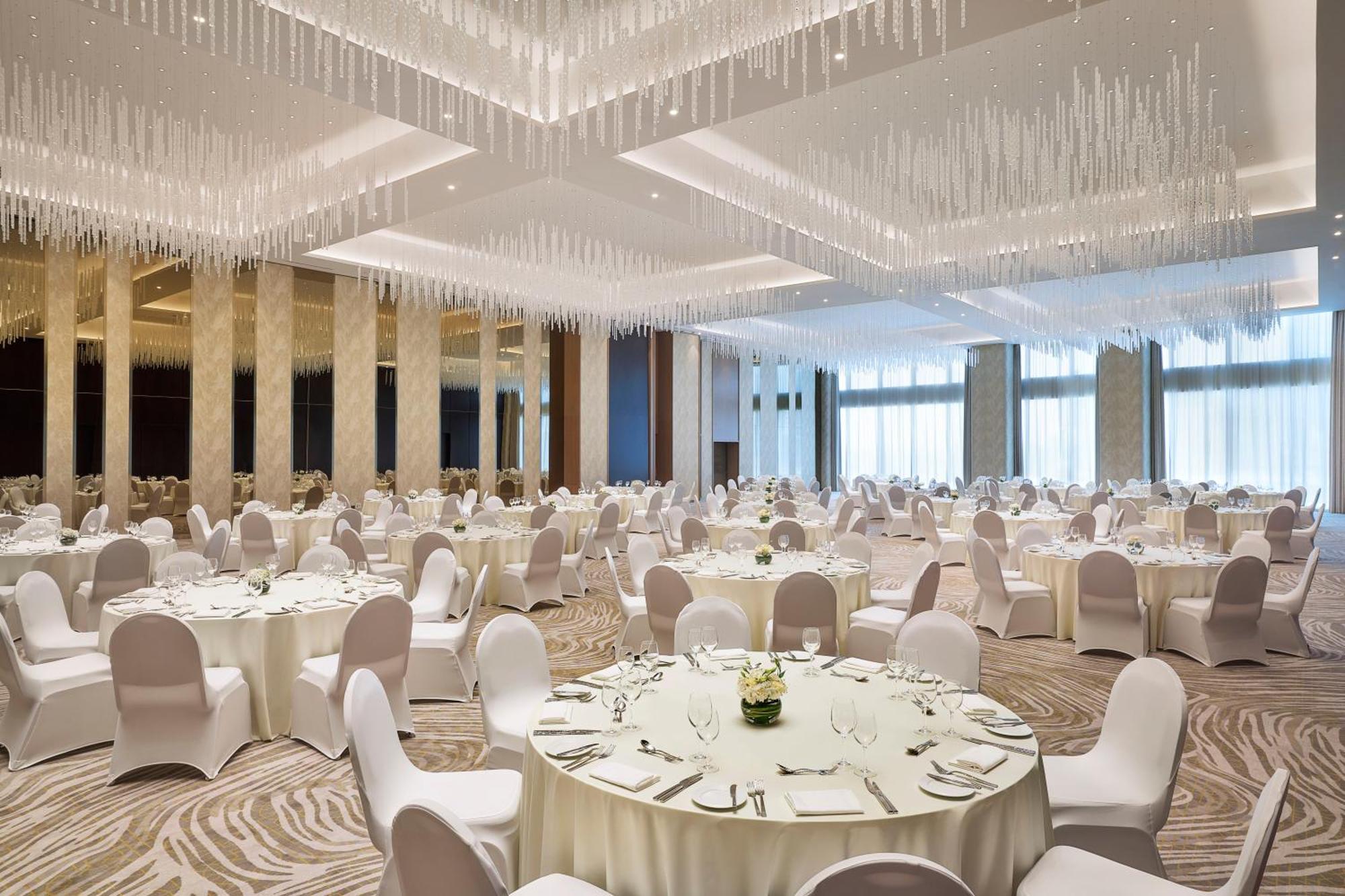 Hilton Garden Inn Dubai Business Bay Buitenkant foto